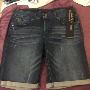NWT Vintage Signature Studio Bermuda (Comfort Stretch Women’s Blue Jean Shorts
